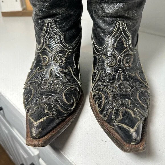**SOLD**Corral Women’s 8.5M Black Embroidered Cowboy Boots Distressed Western - Picture 4 of 10